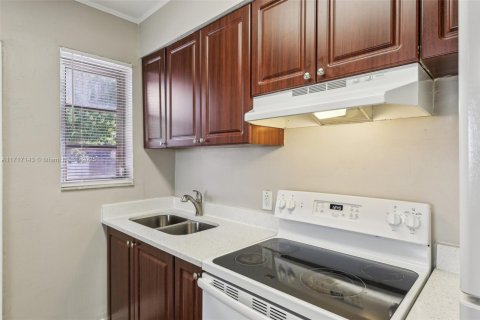 House in Fort Lauderdale, Florida 2 bedrooms, 74.32 sq.m. № 1488536 - photo 15