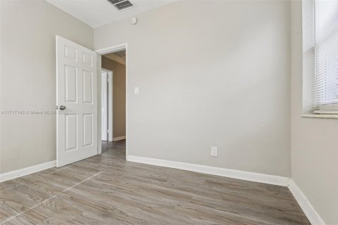 House in Fort Lauderdale, Florida 2 bedrooms, 74.32 sq.m. № 1488536 - photo 28