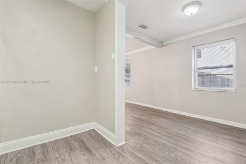 House in Fort Lauderdale, Florida 2 bedrooms, 74.32 sq.m. № 1488536 - photo 19
