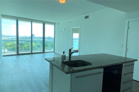 Condo in Miami, Florida, 1 bedroom  № 1925824 - photo 5