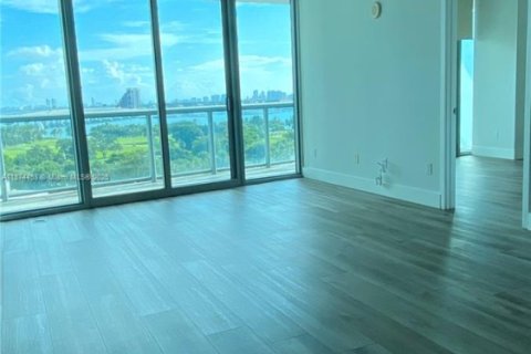 Condo in Miami, Florida, 1 bedroom  № 1925824 - photo 4