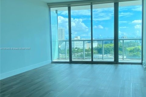 Condo in Miami, Florida, 1 bedroom  № 1925824 - photo 7