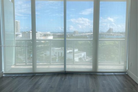 Condo in Miami, Florida, 1 bedroom  № 1925824 - photo 12
