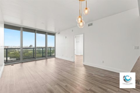 Condo in Miami, Florida, 1 bedroom  № 1925824 - photo 13