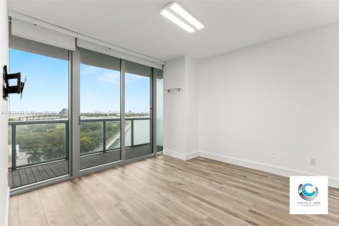 Condo in Miami, Florida, 1 bedroom  № 1925824 - photo 20