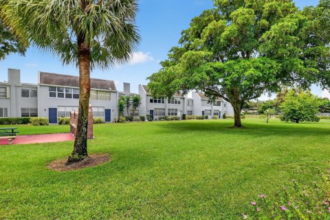 Condo à Delray Beach, Floride, 2 chambres  № 2146088