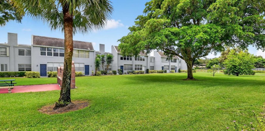 Condo à Delray Beach, Floride, 2 chambres  № 2146088