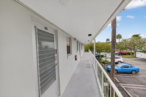 Copropriété à louer à Delray Beach, Floride: 2 chambres, 94.11 m2 № 2146088 - photo 4
