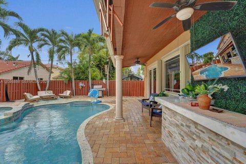 House in Miramar, Florida 4 bedrooms, 219.44 sq.m. № 2368487 - photo 26