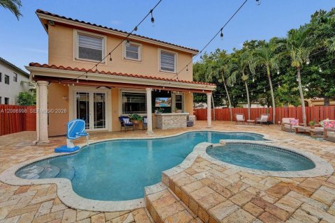 House in Miramar, Florida 4 bedrooms, 219.44 sq.m. № 2368487 - photo 23