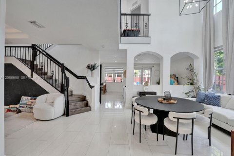 House in Miramar, Florida 4 bedrooms, 219.44 sq.m. № 2368487 - photo 30