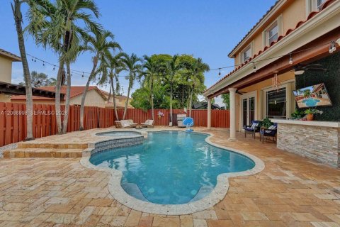 House in Miramar, Florida 4 bedrooms, 219.44 sq.m. № 2368487 - photo 20