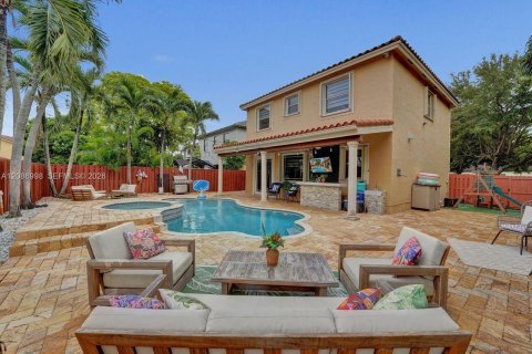 House in Miramar, Florida 4 bedrooms, 219.44 sq.m. № 2368487 - photo 19