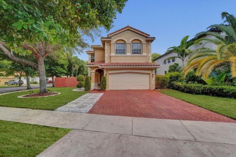 House in Miramar, Florida 4 bedrooms, 219.44 sq.m. № 2368487 - photo 4