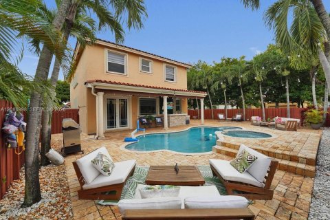 House in Miramar, Florida 4 bedrooms, 219.44 sq.m. № 2368487 - photo 22