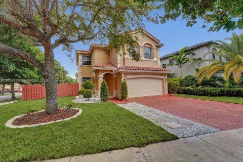House in Miramar, Florida 4 bedrooms, 219.44 sq.m. № 2368487 - photo 5