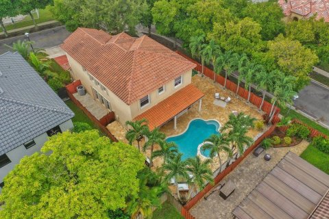 House in Miramar, Florida 4 bedrooms, 219.44 sq.m. № 2368487 - photo 14