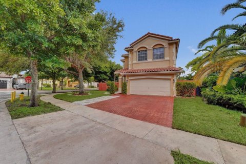 House in Miramar, Florida 4 bedrooms, 219.44 sq.m. № 2368487 - photo 3