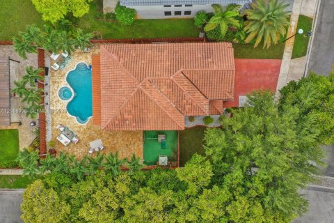 House in Miramar, Florida 4 bedrooms, 219.44 sq.m. № 2368487 - photo 10