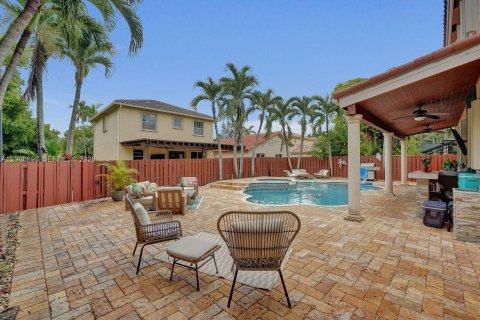 House in Miramar, Florida 4 bedrooms, 219.44 sq.m. № 2368487 - photo 17