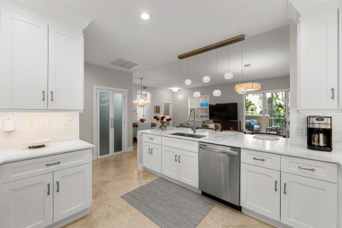 Condo in West Palm Beach, Florida, 2 bedrooms  № 2392021 - photo 13
