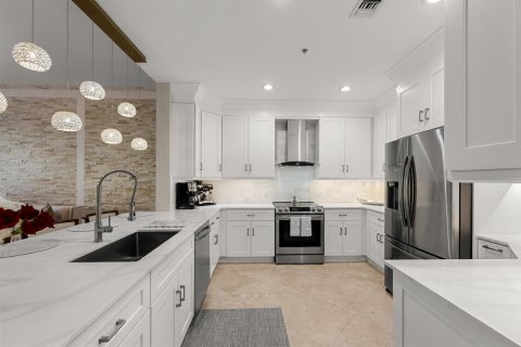 Condo in West Palm Beach, Florida, 2 bedrooms  № 2392021 - photo 11