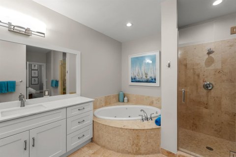 Condo in West Palm Beach, Florida, 2 bedrooms  № 2392021 - photo 20