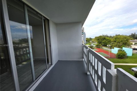 Купить кондоминиум в Майами, Флорида 1 спальня, 78.04м2, № 2046147 - фото 9