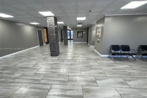 Купить кондоминиум в Майами, Флорида 1 спальня, 78.04м2, № 2046147 - фото 12