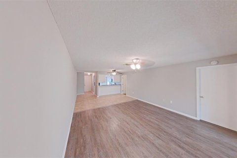 Apartamento en alquiler en Sebring, Florida, 2 dormitorios, 124.77 m2 № 1879431 - foto 3