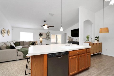House in Ocala, Florida 3 bedrooms, 185.8 sq.m. № 1915589 - photo 13