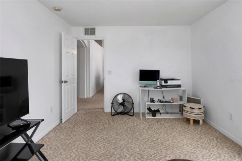 House in Ocala, Florida 3 bedrooms, 185.8 sq.m. № 1915589 - photo 9