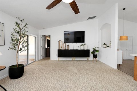 House in Ocala, Florida 3 bedrooms, 185.8 sq.m. № 1915589 - photo 23