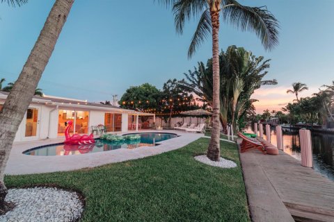 Casa en venta en Oakland Park, Florida, 4 dormitorios, 168.15 m2 № 2147362 - foto 2
