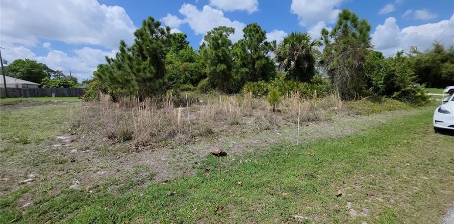 Land in Port Charlotte, Florida № 2163525