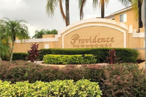 Adosado en alquiler en Brandon, Florida, 2 dormitorios, 148.18 m2 № 1917420 - foto 2