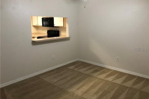 Adosado en alquiler en Brandon, Florida, 2 dormitorios, 148.18 m2 № 1917420 - foto 9