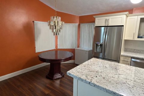 House in North Lauderdale, Florida 3 bedrooms, 136.57 sq.m. № 2378716 - photo 8