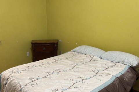 House in North Lauderdale, Florida 3 bedrooms, 136.57 sq.m. № 2378716 - photo 17