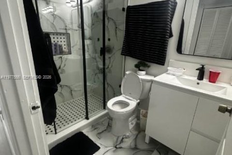 House in Miami, Florida 3 bedrooms, 130.25 sq.m. № 2041792 - photo 11