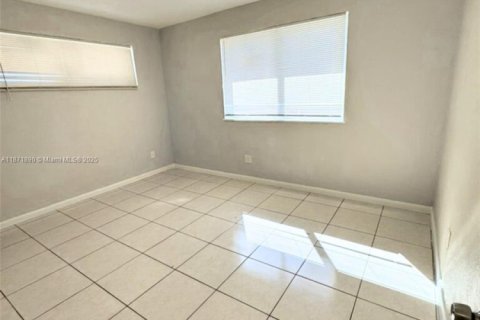Appartement à louer à Miami, Floride: 2 chambres, 93.83 m2 № 1920452 - photo 4