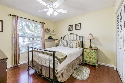 House in Tarpon Springs, Florida 3 bedrooms, 157.66 sq.m. № 1630325 - photo 22