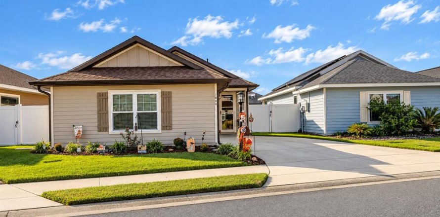 House in Newberry, Florida 2 bedrooms, 123.84 sq.m. № 2410588