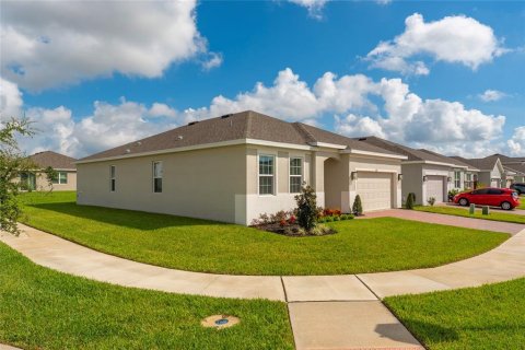 Villa ou maison à louer à Haines City, Floride: 4 chambres, 166.39 m2 № 2413654 - photo 3