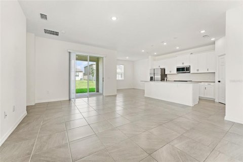 Villa ou maison à louer à Haines City, Floride: 4 chambres, 166.39 m2 № 2413654 - photo 9