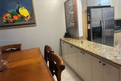 Copropriété à louer à Pembroke Pines, Floride: 1 chambre, 74.32 m2 № 2063865 - photo 8