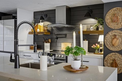 Touwnhouse à vendre à Miami, Floride: 3 chambres, 147.9 m2 № 2055916 - photo 9