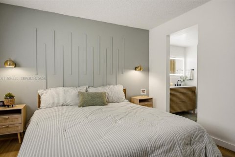 Touwnhouse à vendre à Miami, Floride: 3 chambres, 147.9 m2 № 2055916 - photo 21