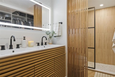 Touwnhouse à vendre à Miami, Floride: 3 chambres, 147.9 m2 № 2055916 - photo 24