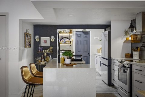 Touwnhouse à vendre à Miami, Floride: 3 chambres, 147.9 m2 № 2055916 - photo 8